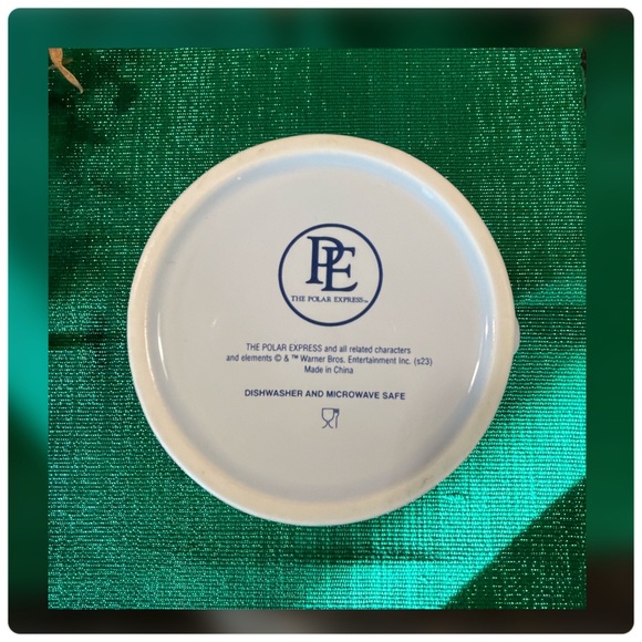 Polar Express-Ceramic 3-D Train Coffee, Cocoa, Tea Mug Pair - Picture 3 of 6